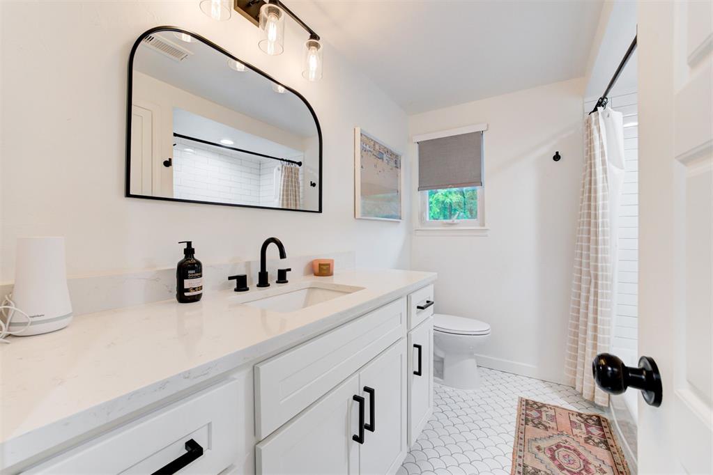 5612 Parkhurst Circle