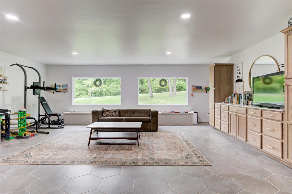 5612 Parkhurst Circle