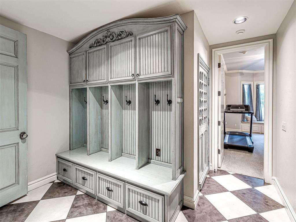 11832 Lorenta Circle