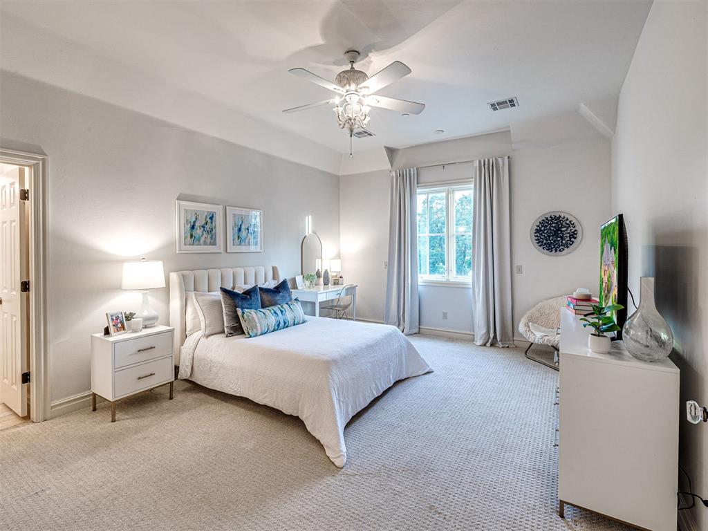 11832 Lorenta Circle