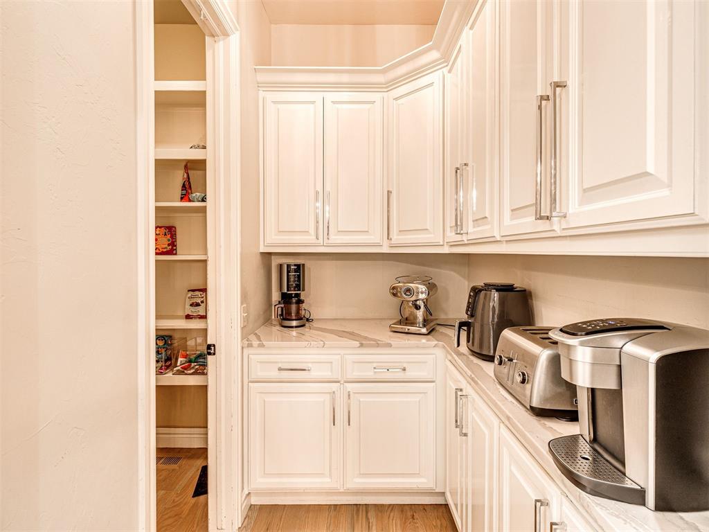 11832 Lorenta Circle