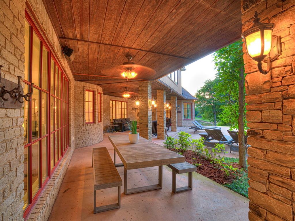 11832 Lorenta Circle