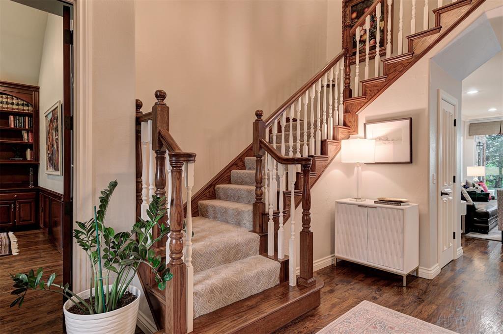 6525 Oak Heritage