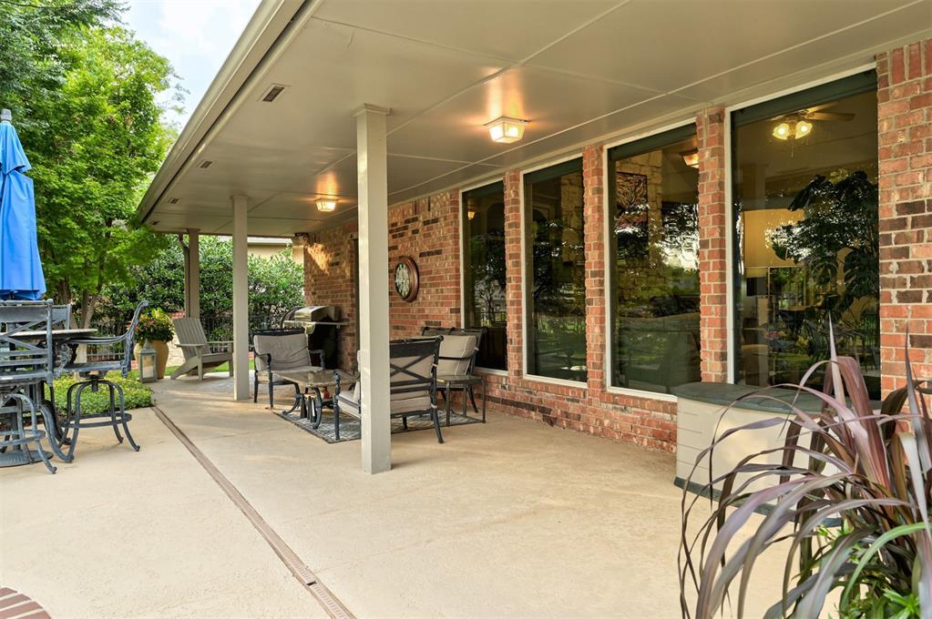 6525 Oak Heritage