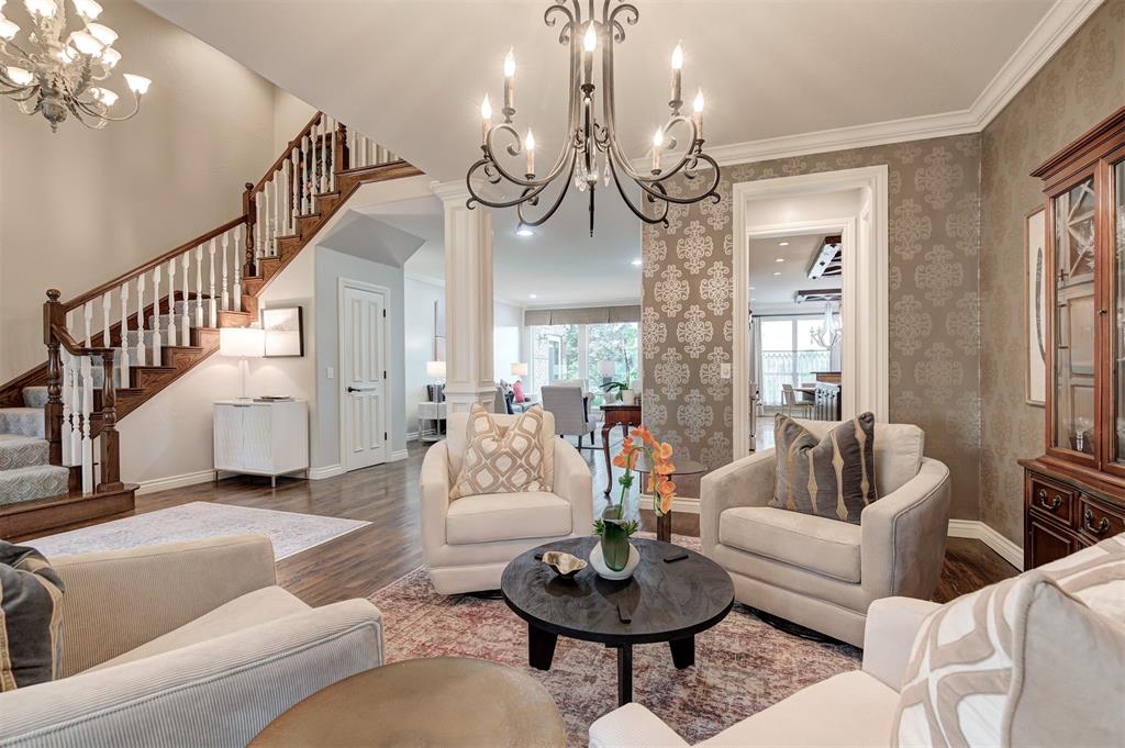 6525 Oak Heritage