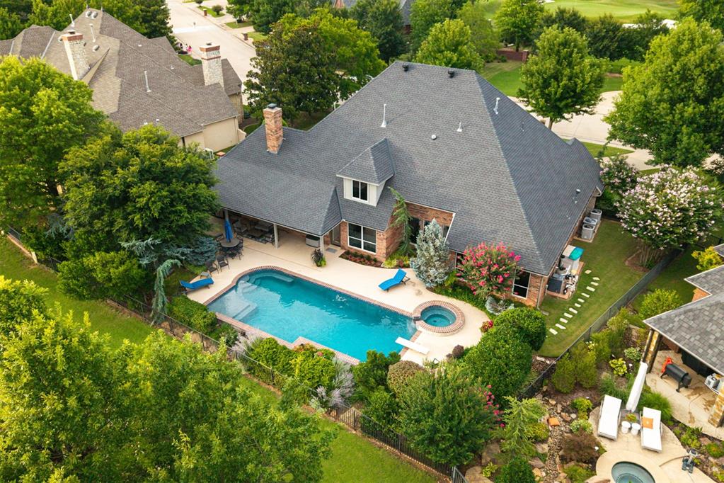 6525 Oak Heritage