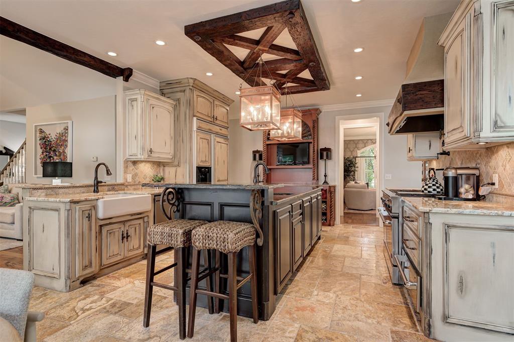 6525 Oak Heritage
