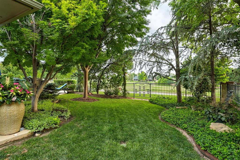 6525 Oak Heritage