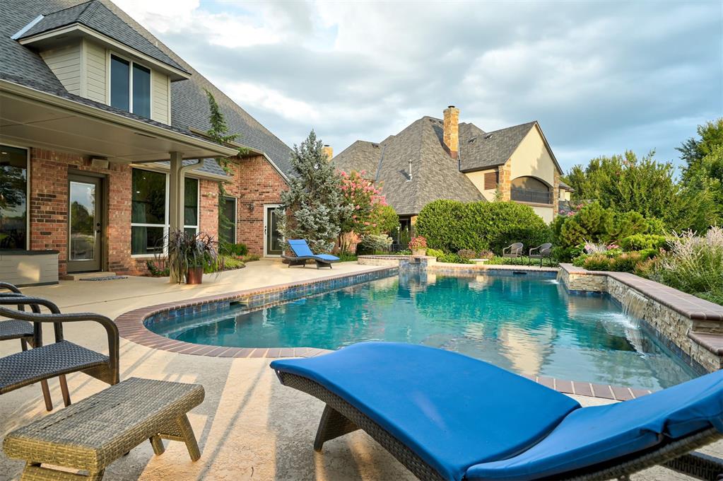 6525 Oak Heritage