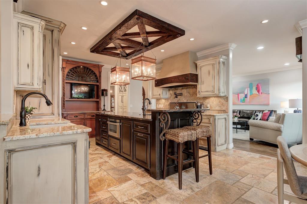 6525 Oak Heritage