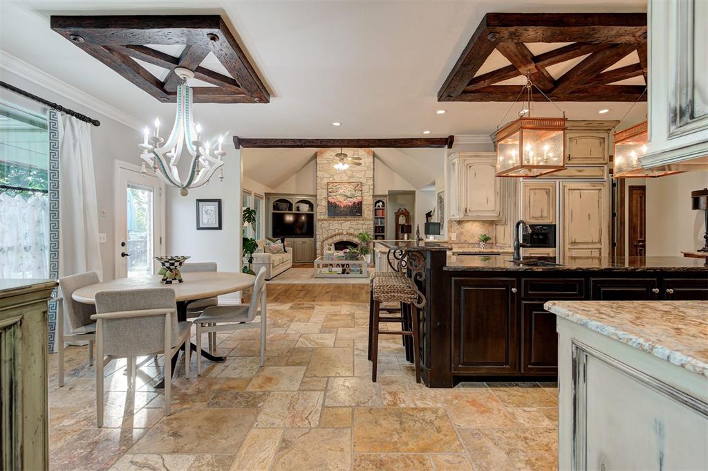 6525 Oak Heritage