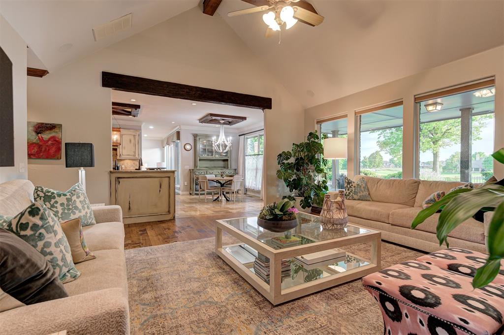 6525 Oak Heritage