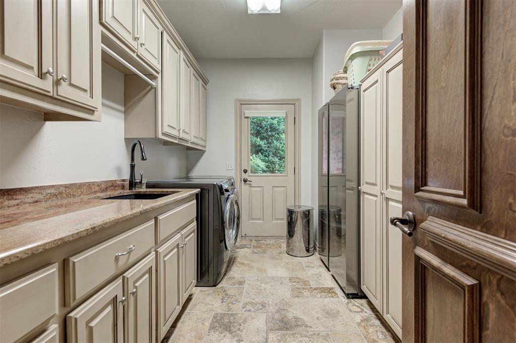 6525 Oak Heritage