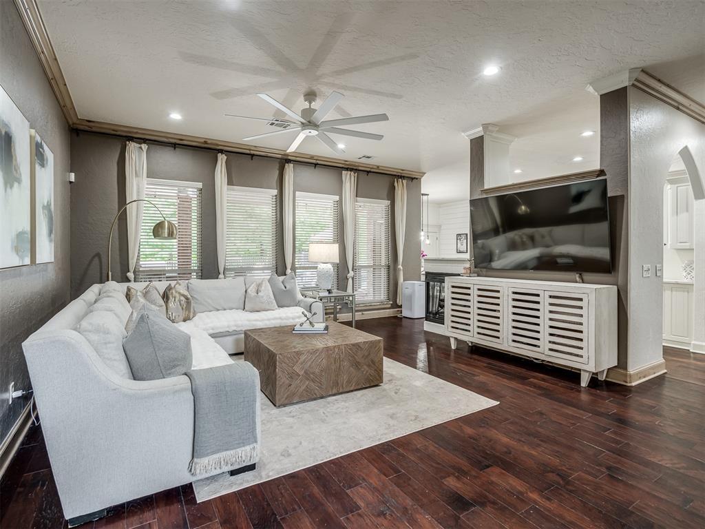 401 S Riverside Drive