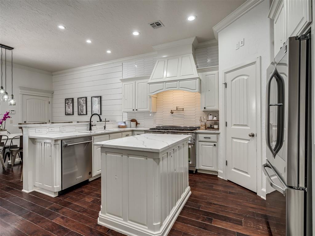 401 S Riverside Drive