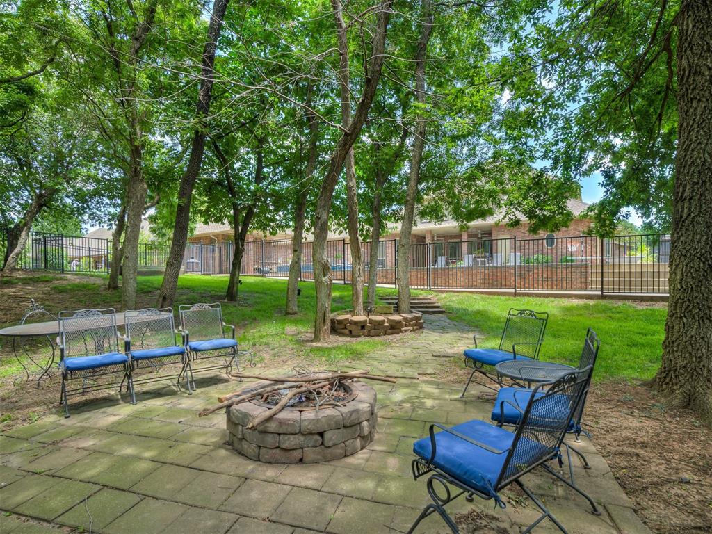 401 S Riverside Drive