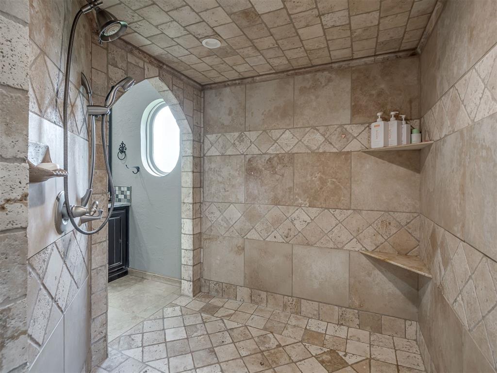 401 S Riverside Drive