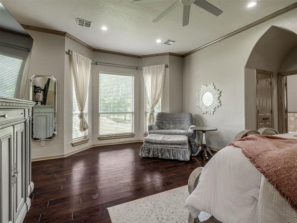 401 S Riverside Drive