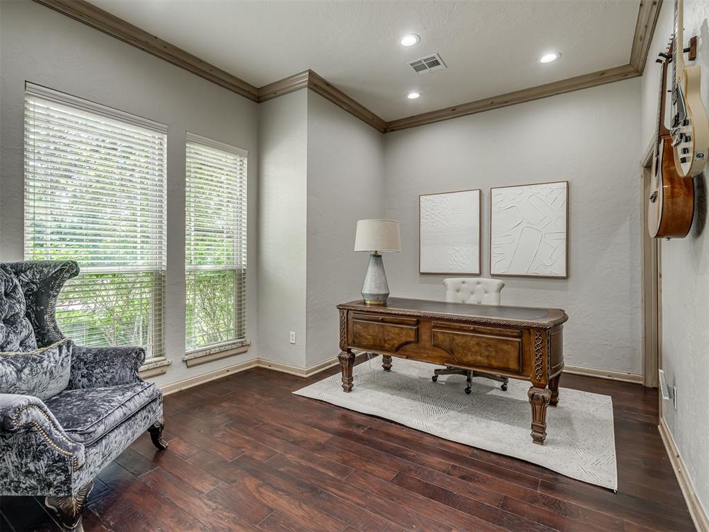 401 S Riverside Drive