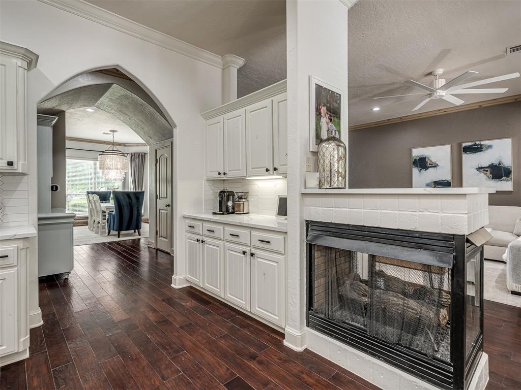 401 S Riverside Drive