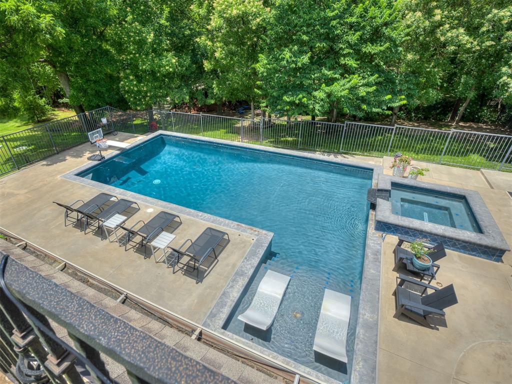 401 S Riverside Drive