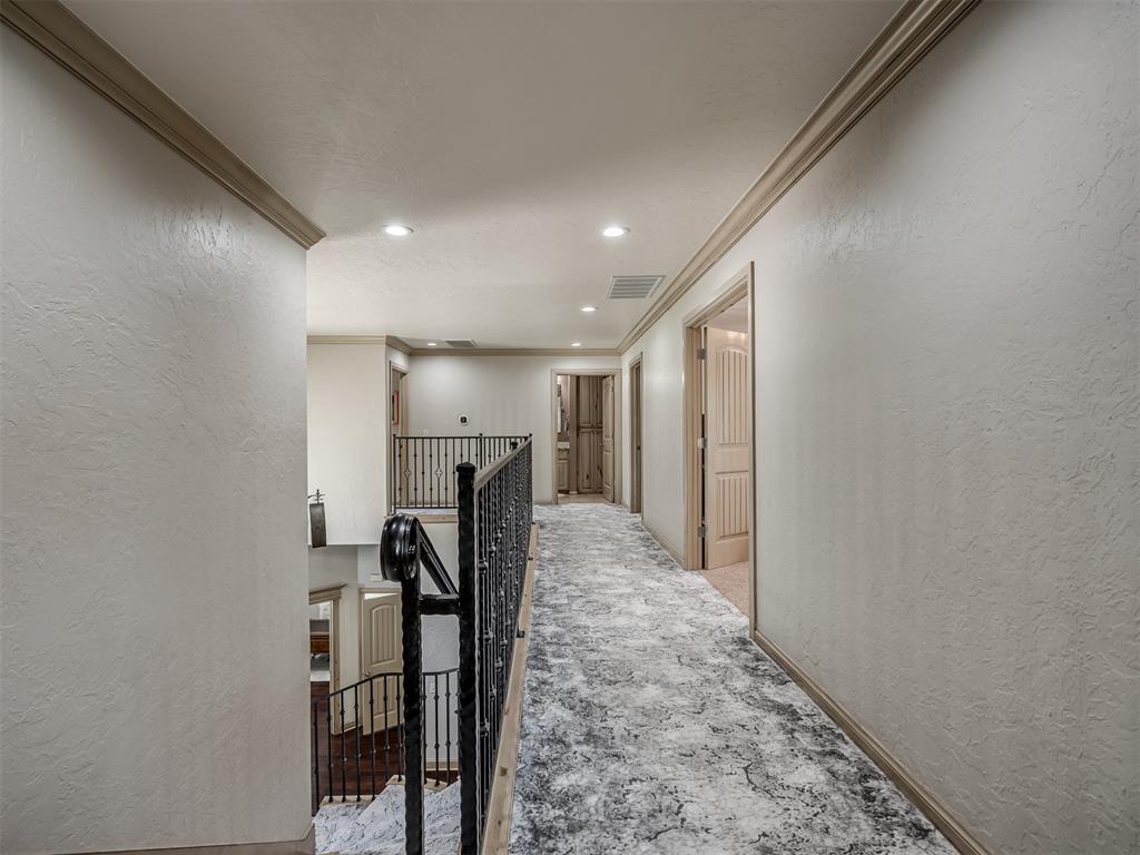 401 S Riverside Drive