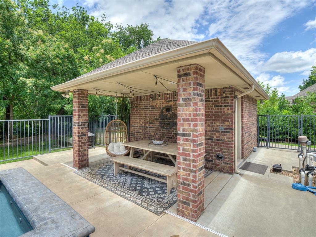 401 S Riverside Drive