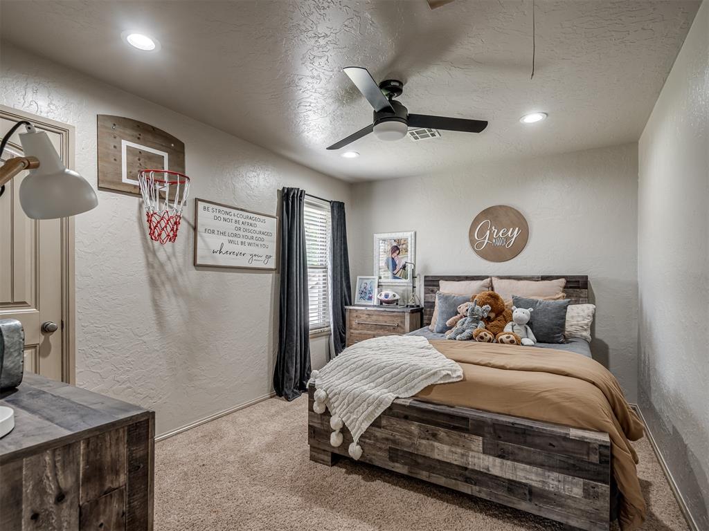 401 S Riverside Drive