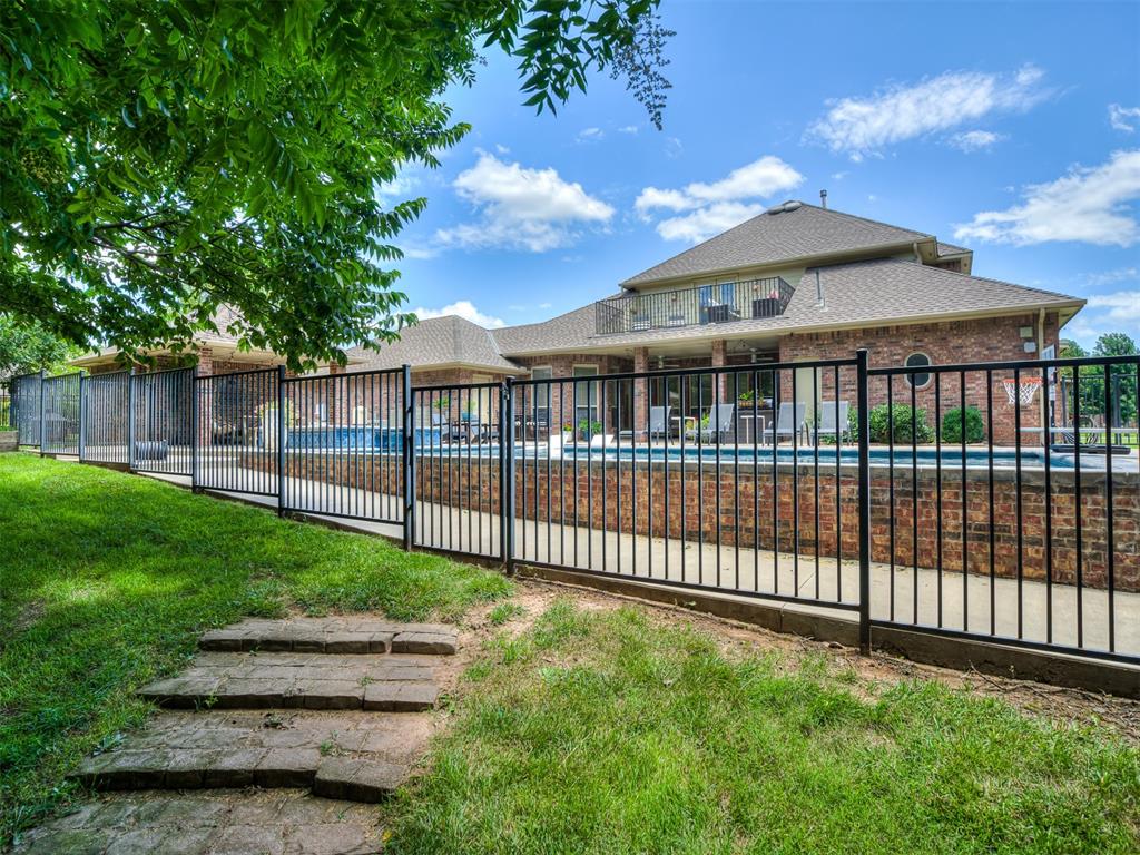 401 S Riverside Drive