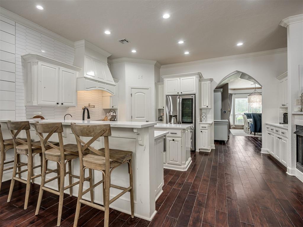 401 S Riverside Drive