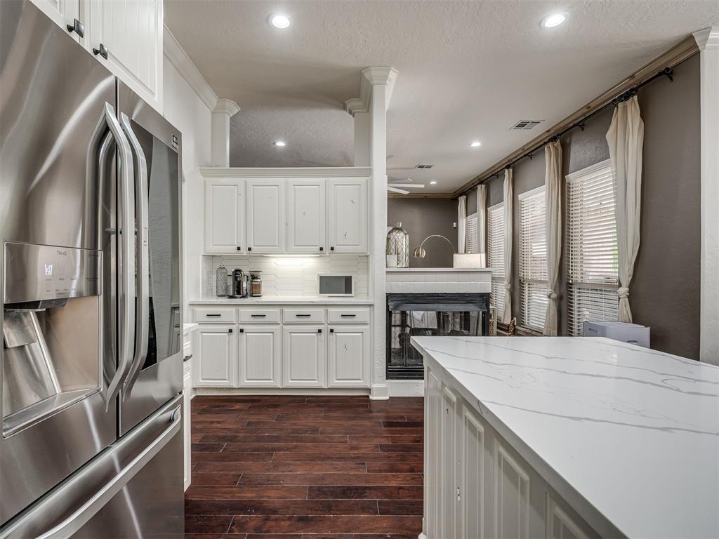 401 S Riverside Drive