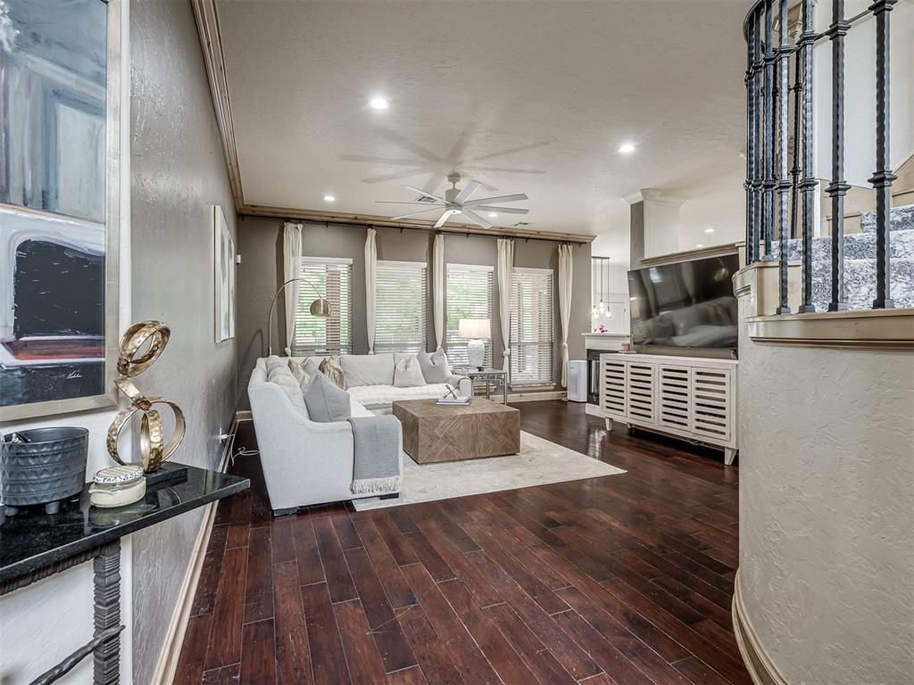 401 S Riverside Drive