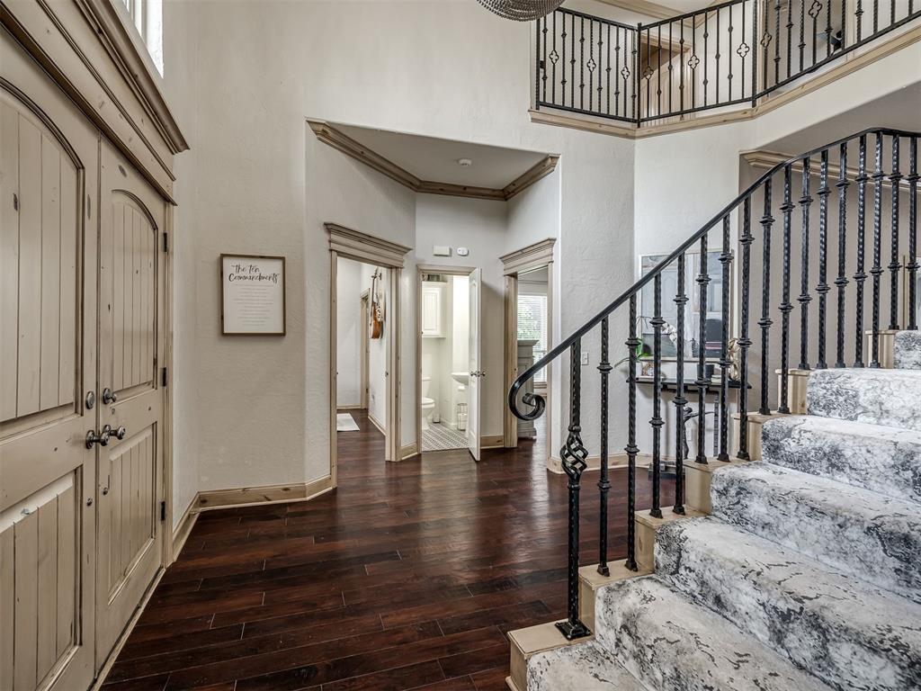 401 S Riverside Drive