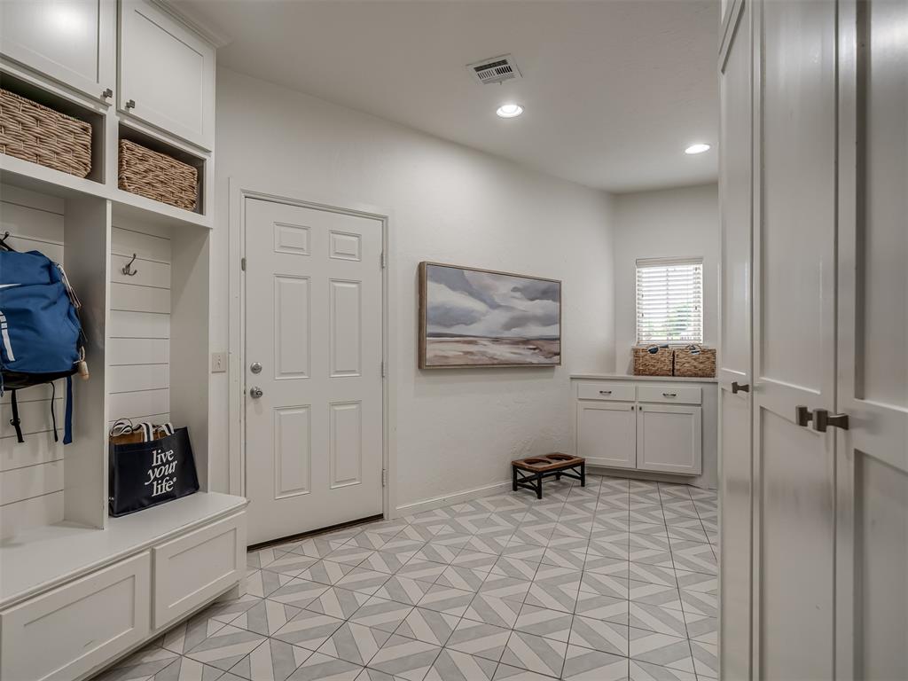 401 S Riverside Drive