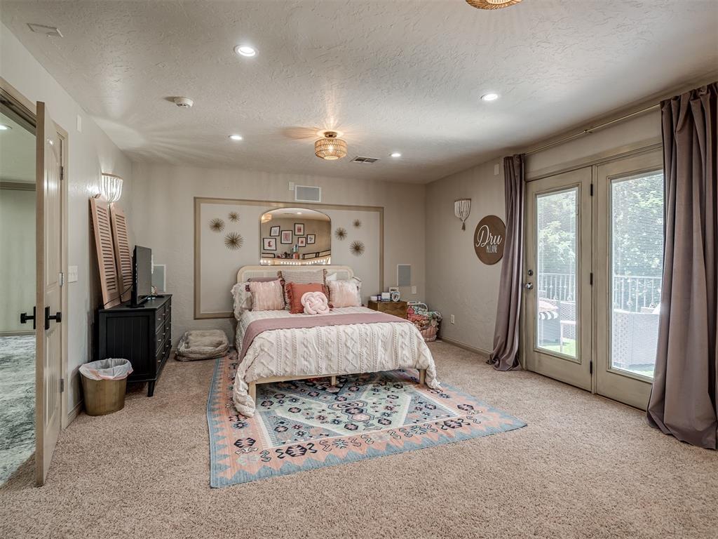 401 S Riverside Drive