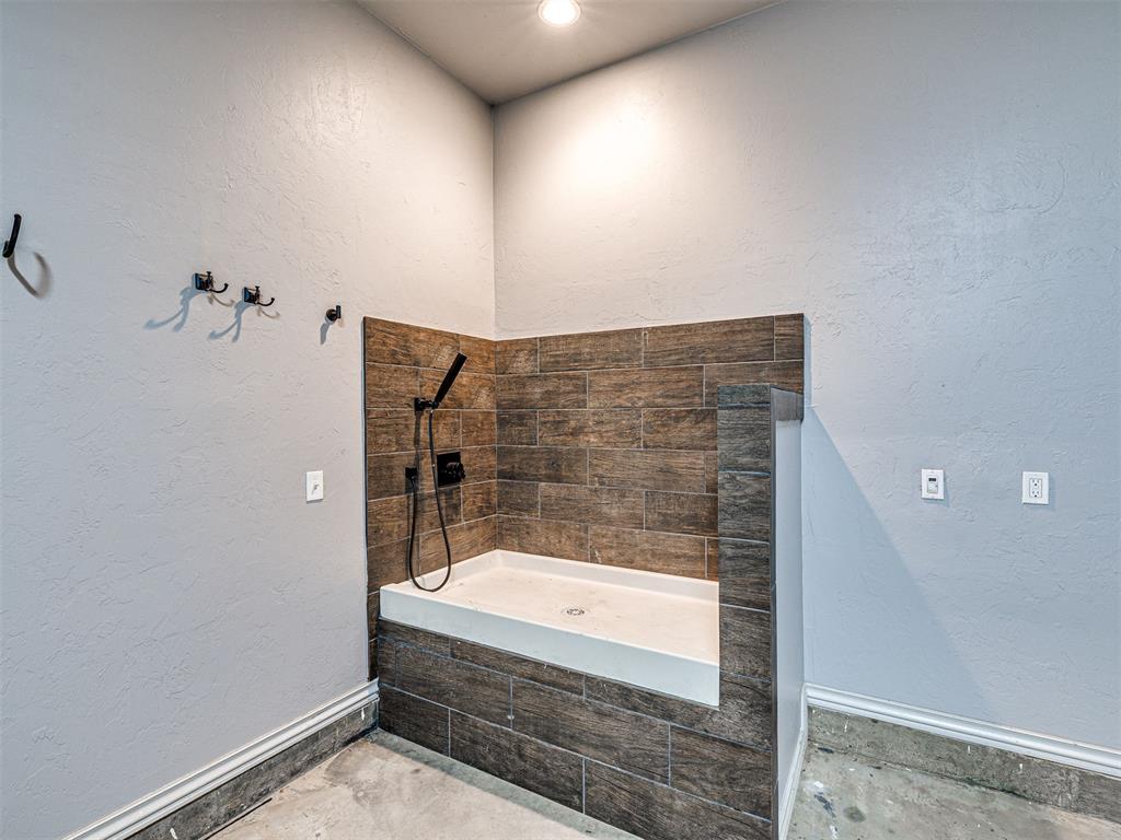 115 Weaver Court