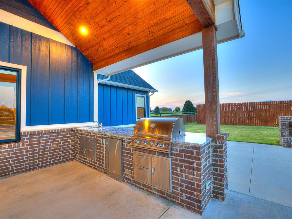 115 Weaver Court
