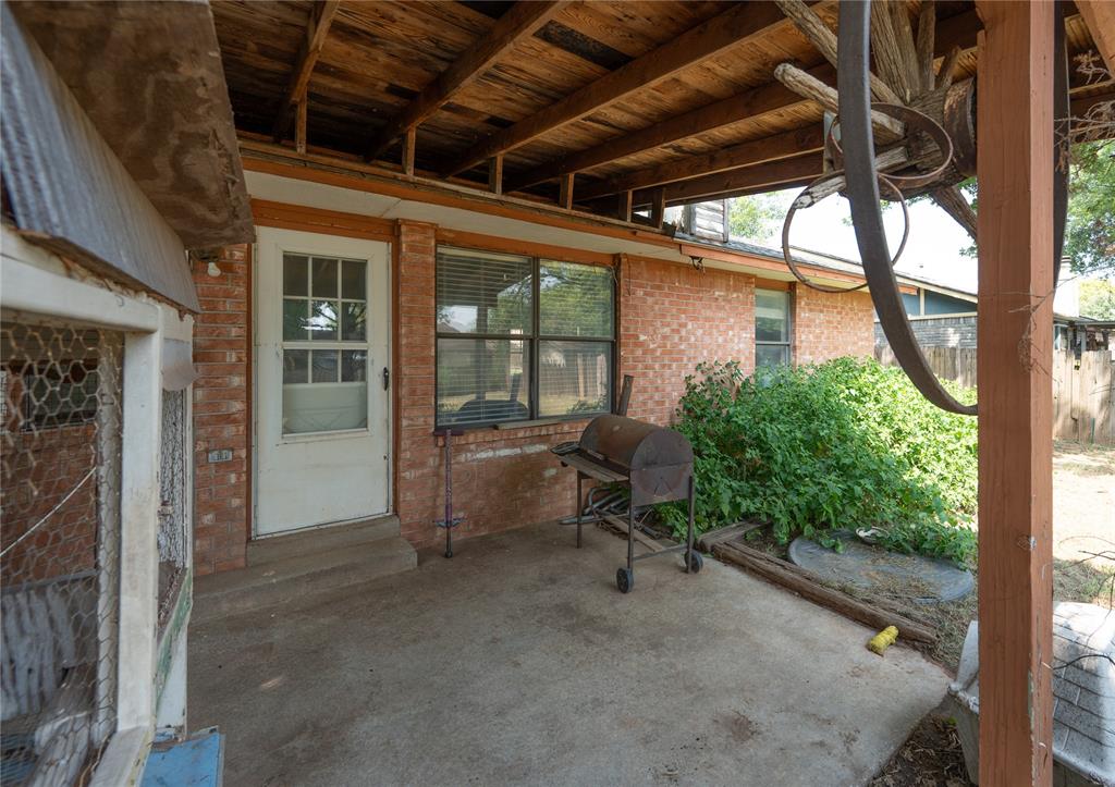 8814 E E 134th St Street