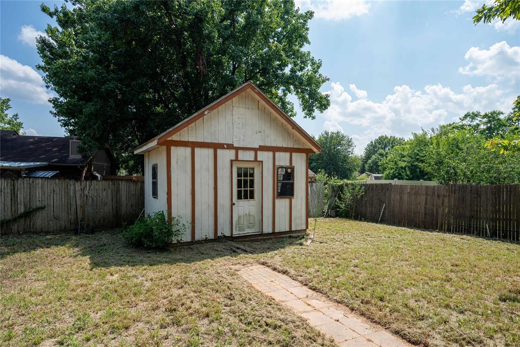 8814 E E 134th St Street