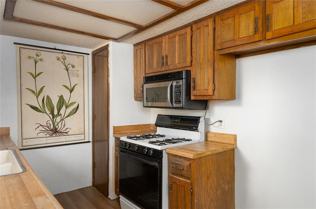 8814 E E 134th St Street