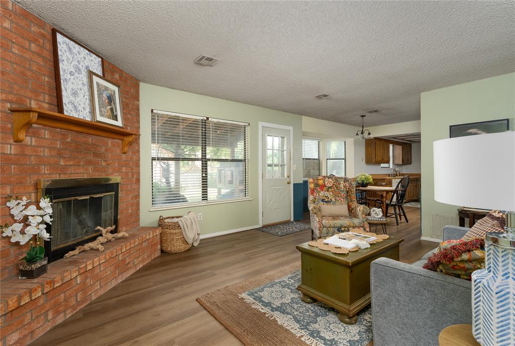 8814 E E 134th St Street