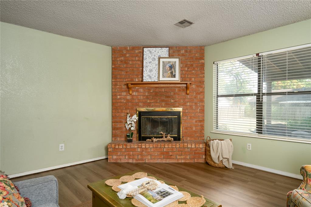 8814 E E 134th St Street