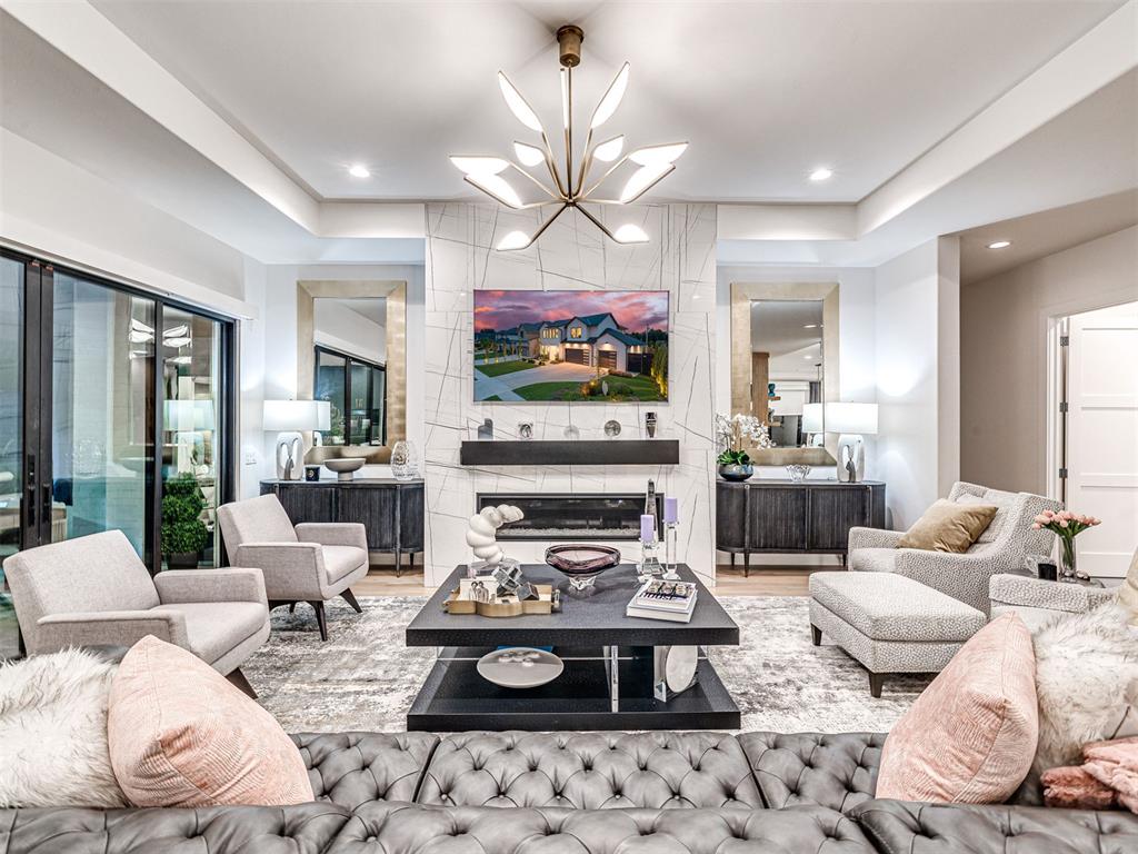 2760 W Country Club Drive