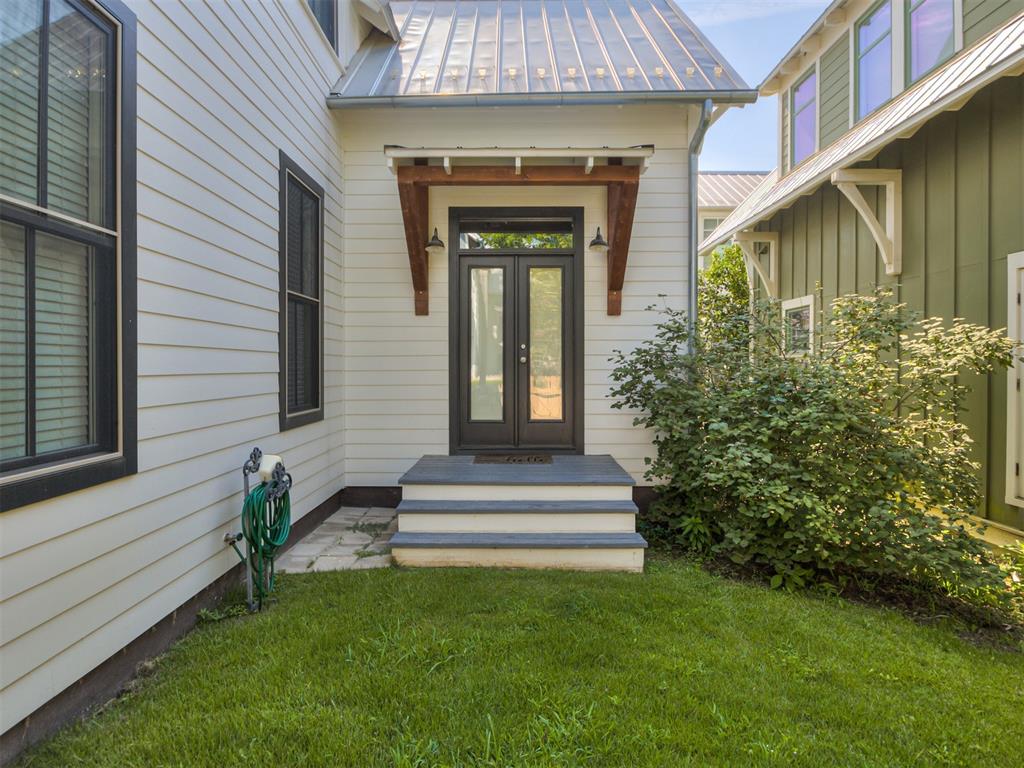 33 Boardwalk Unit: B