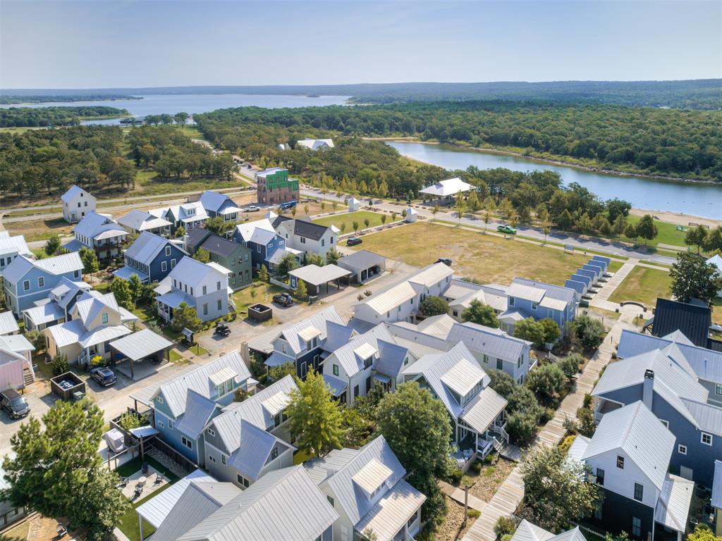 33 Boardwalk Unit: B