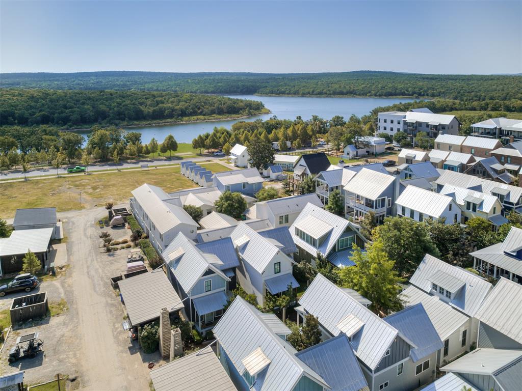 33 Boardwalk Unit: B