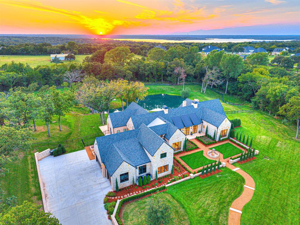 2909 Spring Crest Circle