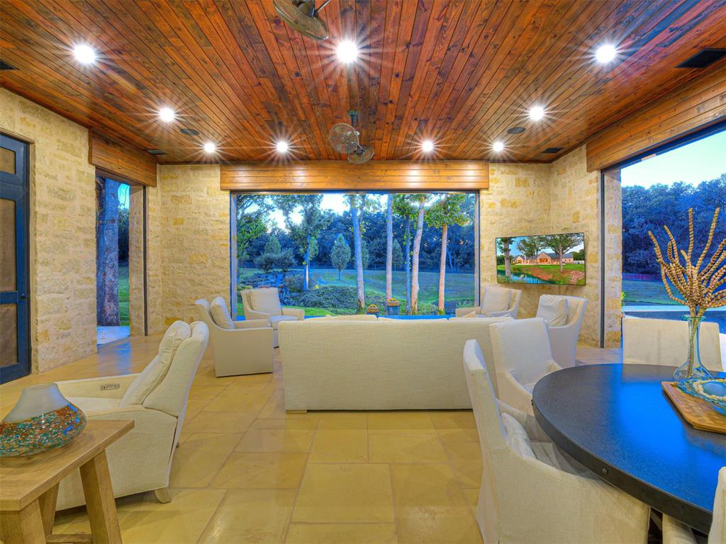 2909 Spring Crest Circle