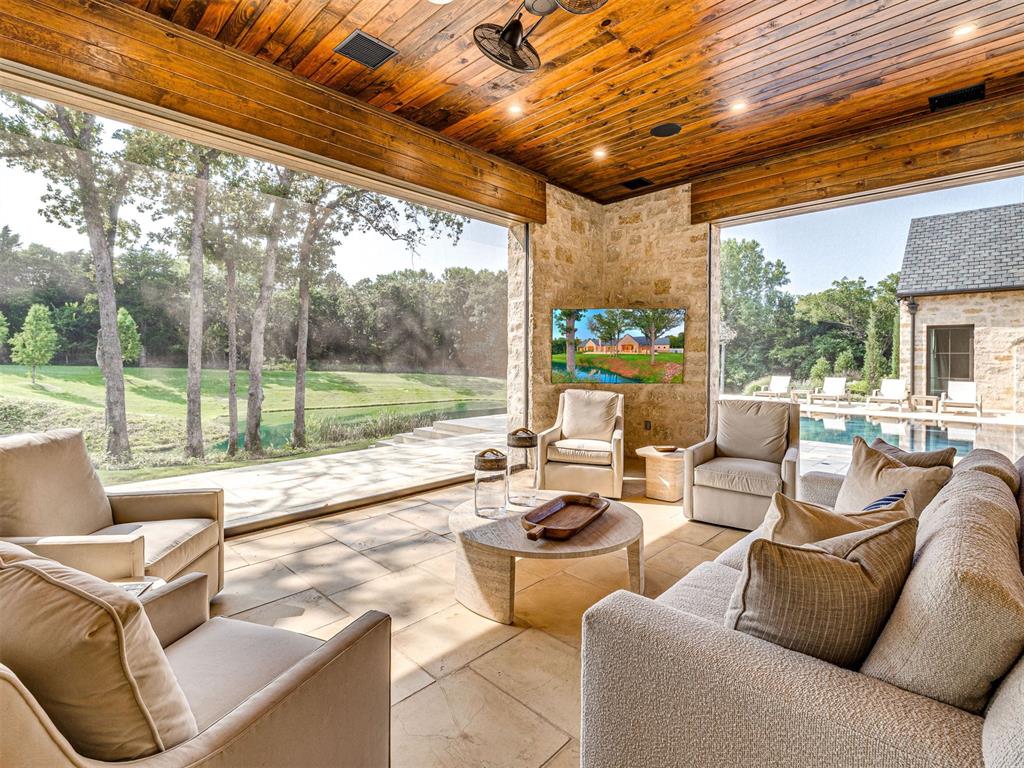 2909 Spring Crest Circle