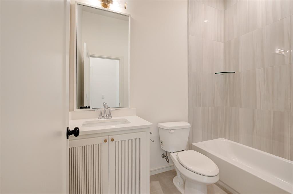 3900 Shady Hill Trail